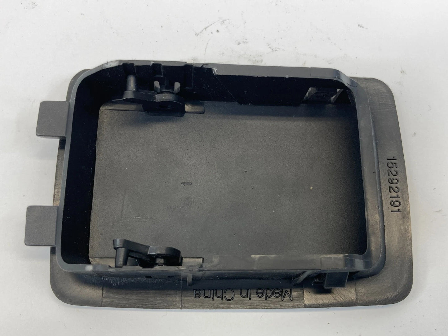 08-12 CHEVROLET MALIBU BACK SEAT CHILD SAFETY ANCHOR HOOK CAP COVER 15292191 OEM
