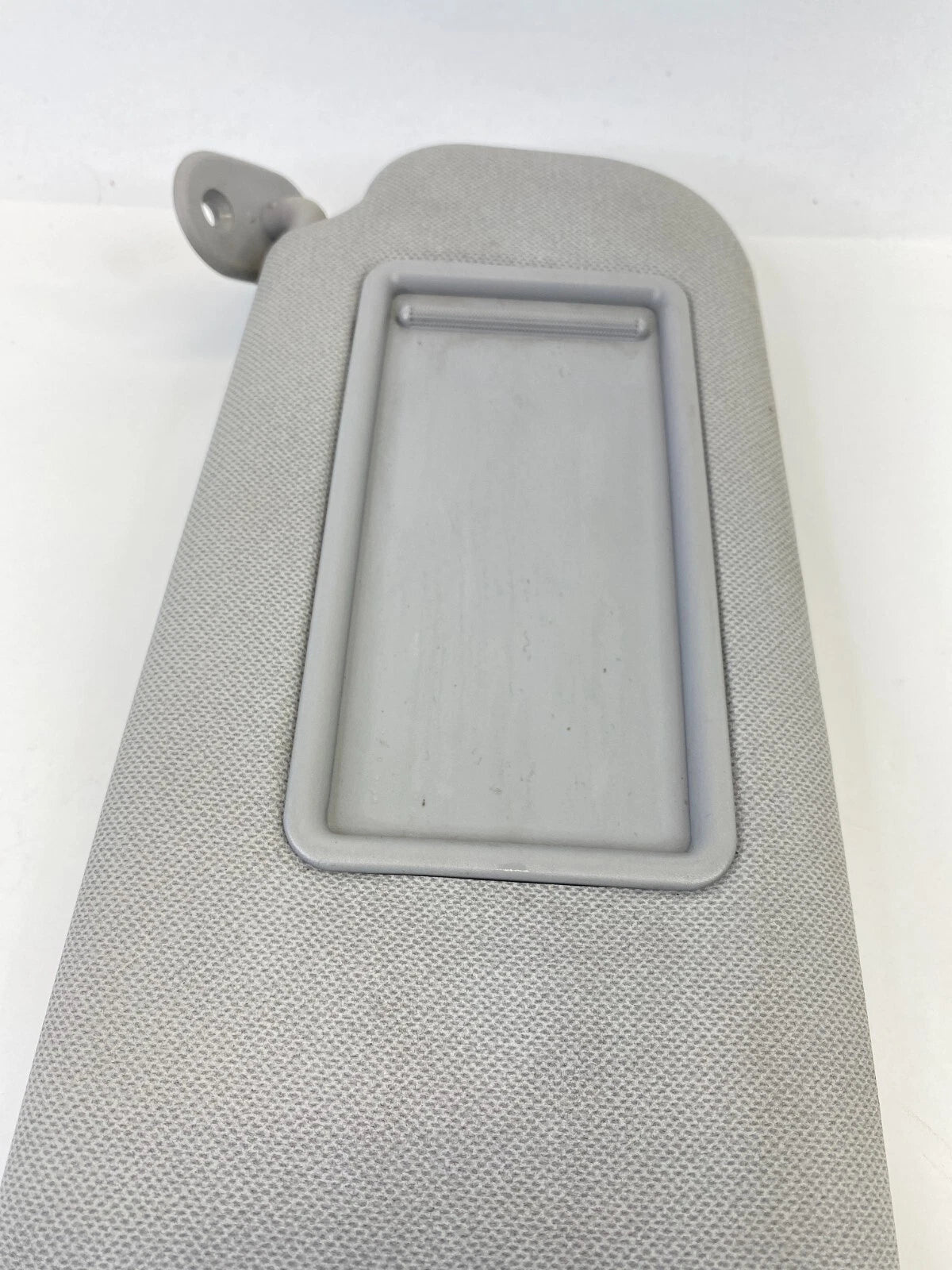2014-20016 HYUNDAI ELANTRA INTERIOR ROOF RIGHT SUN VISOR SUNVISOR SHADE ASSEMBLY