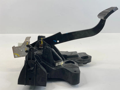 13 14 CHEVY SPARK 12 13 BUICK VERANO AUTOMATIC TRANS STOP BRAKE PEDAL 95143074