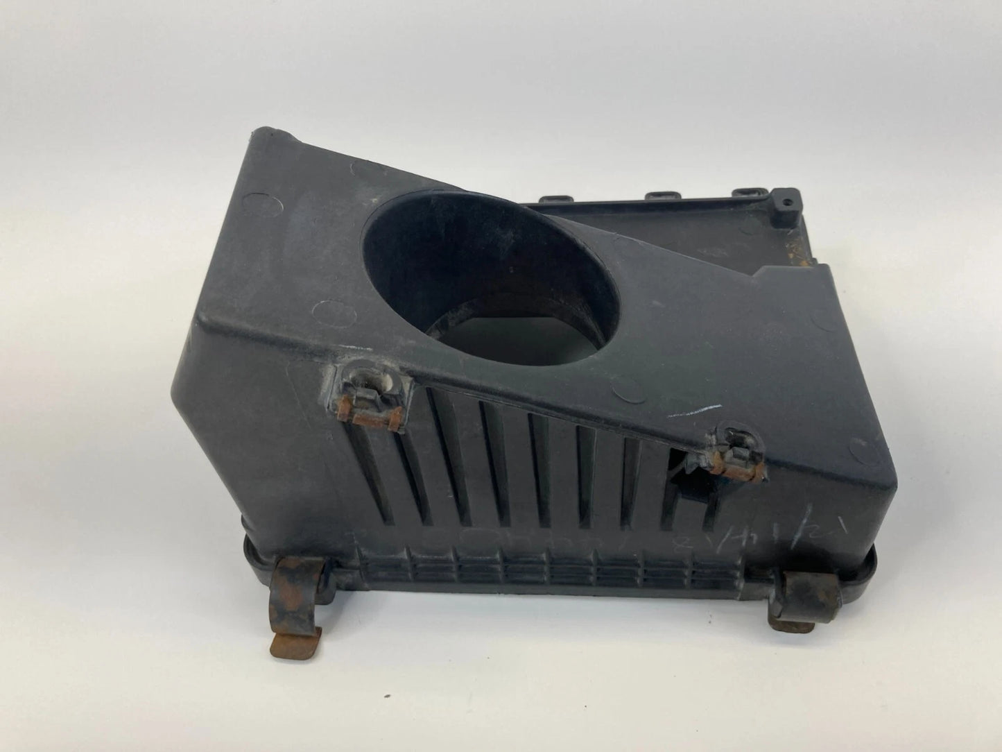 2003-2005 BUICK CENTURY 3.1L V6 AIR INTAKE CLEANER BOX UPPER HOUSING COVER