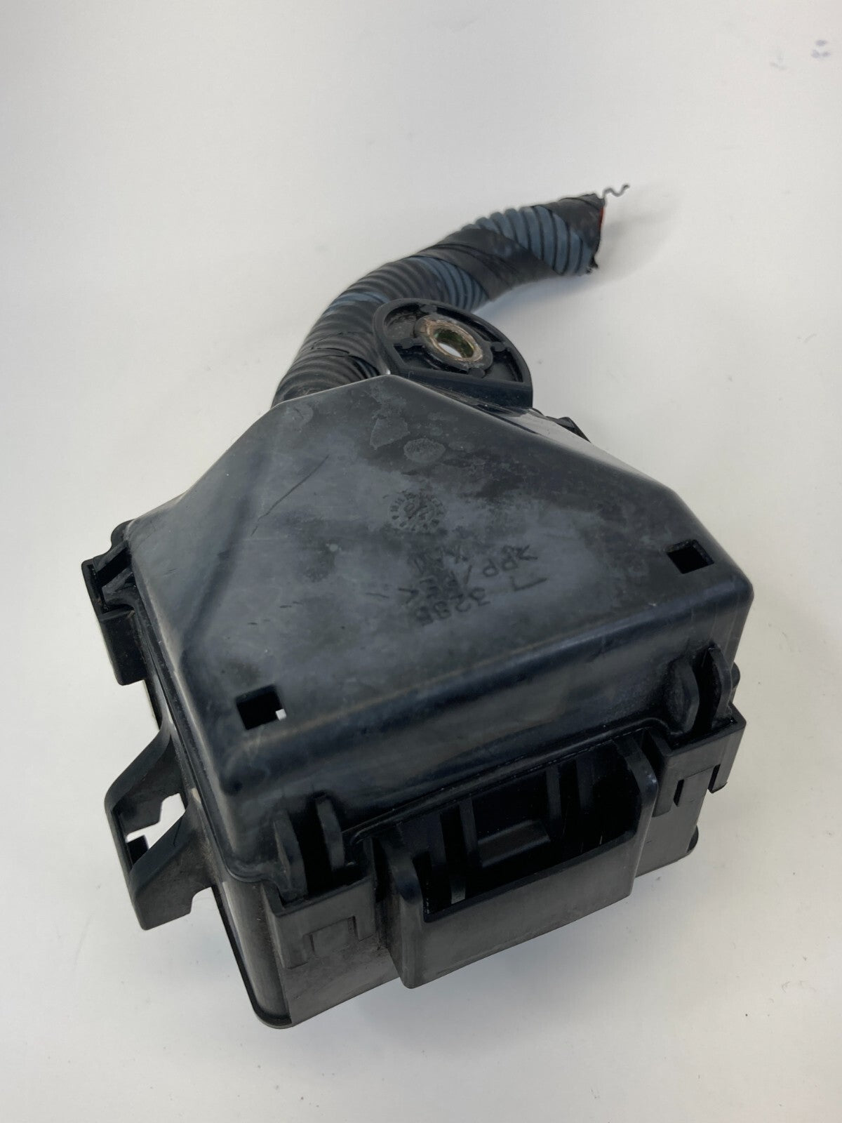 2004 2005 2006 Lexus LS430 4.3L Engine Compartment Room Bay Fuse Relay Box OEM