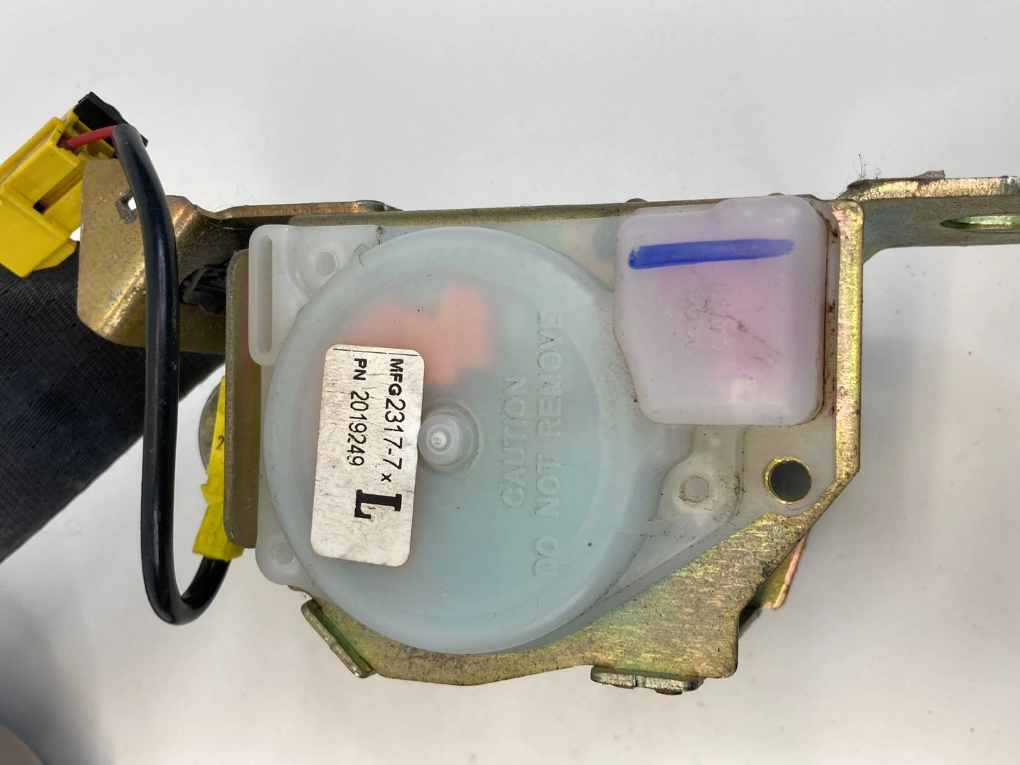 2002-2005 DODGE RAM 1500 FRONT LEFT DRIVER SEAT BELT RETRACTOR OEM