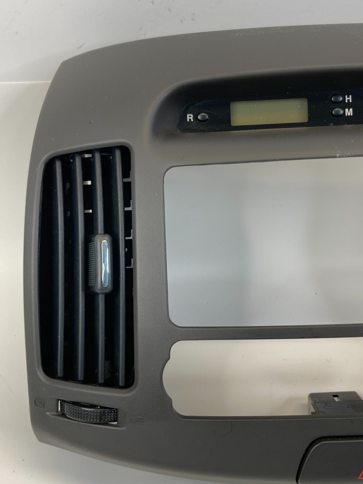 2007-2010 Hyundai Elantra Center Dash Radio Clock Climate Control Trim Bezel OEM