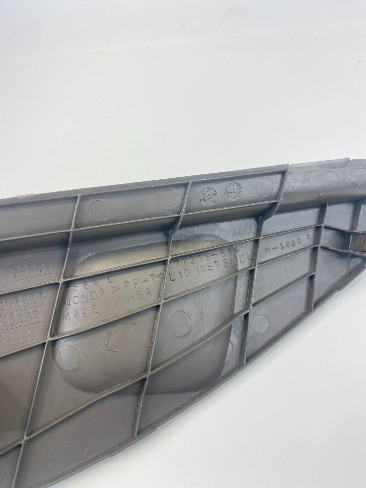 1998-2002 HONDA ACCORD SEDAN DASH LEFT DRIVER FUSE BOX COVER PANEL 77216-S84 OEM