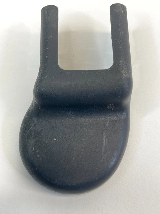 2011-2016 HYUNDAI ELANTRA FRONT LEFT SIDE OUTER TRACK END COVER CAP TRIM OEM