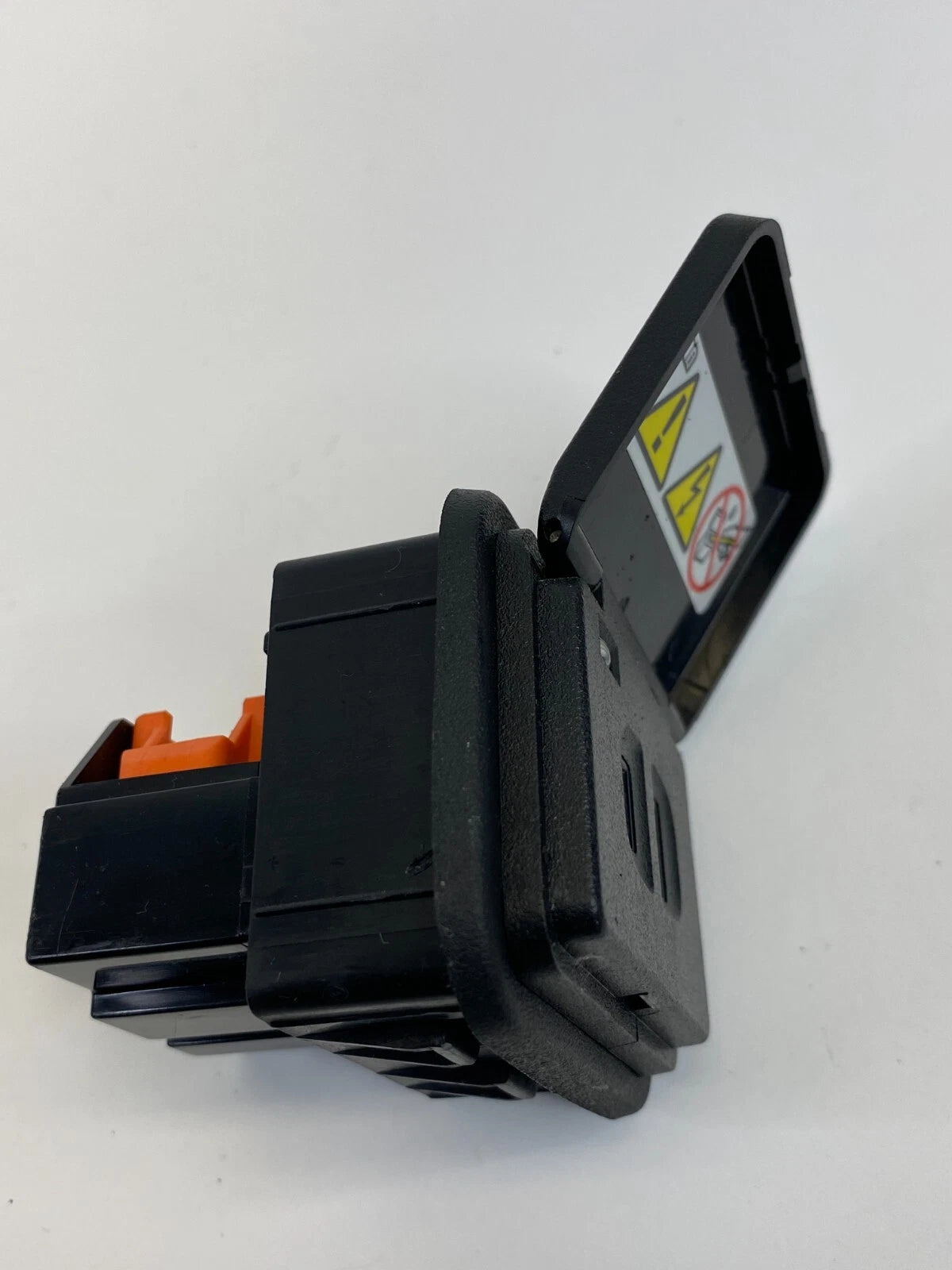 2006-2011 MERCEDES-BENZ ML350 POWER OUTLET PLUG SOCKET ASSY 000-820-53-51 OEM