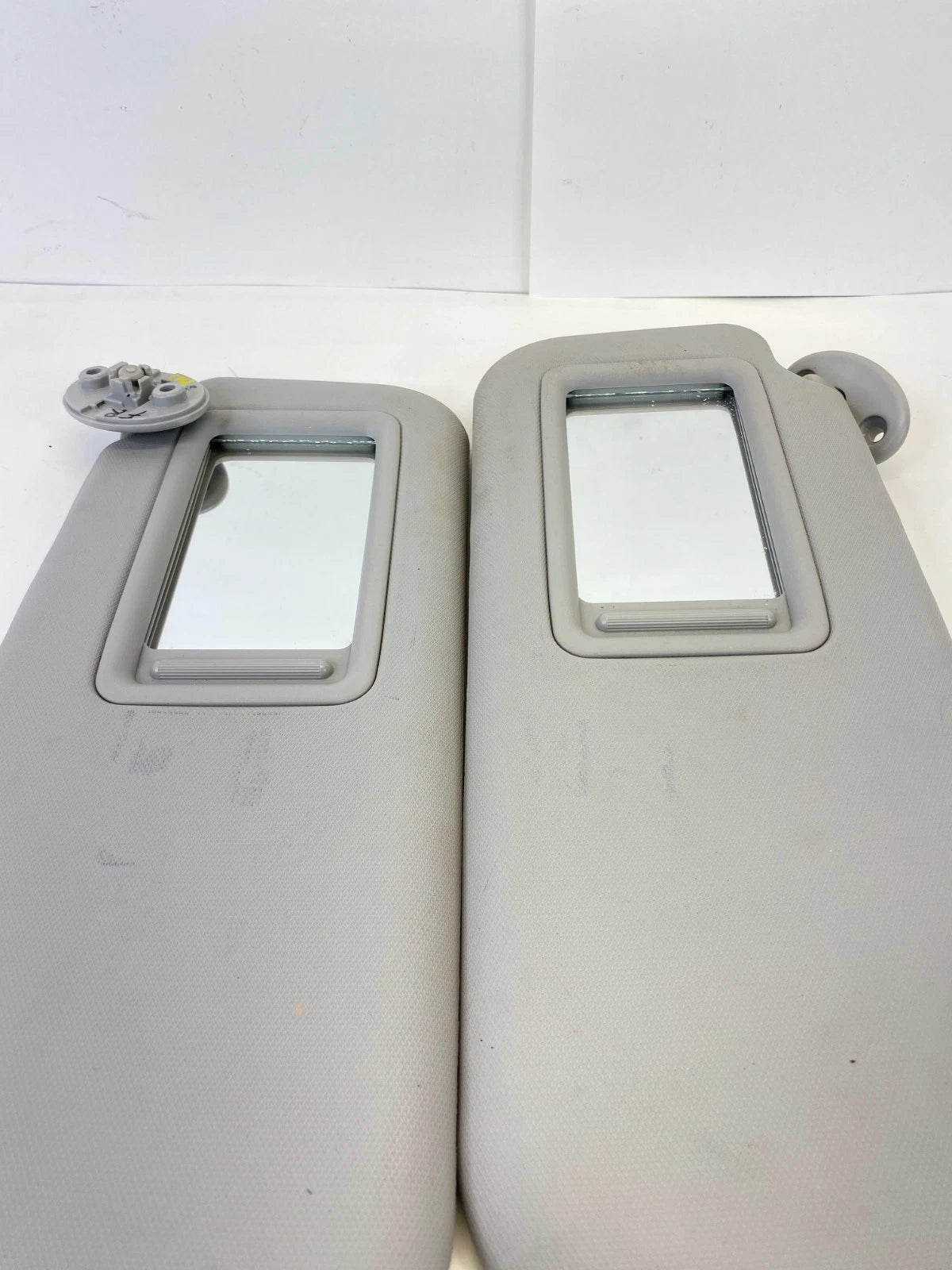 2014-2017 TOYOTA COROLLA LEFT & RIGHT SIDE SUNVISOR SHADE PAIR SET W/ MIRROR OEM