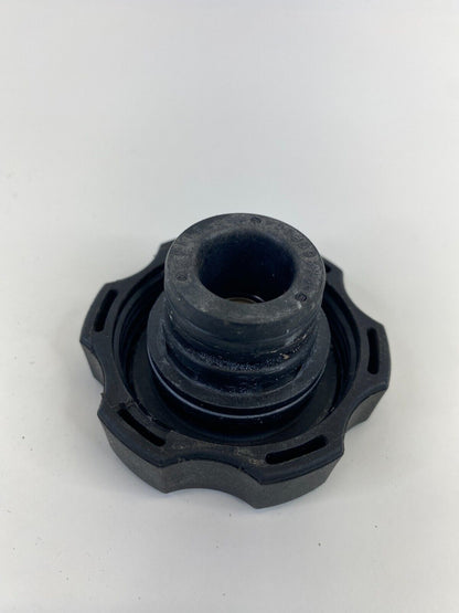 2005-2017 Chevrolet Equinox 2.4L L4 16V Radiator Coolant Reservoir Cap 15075118