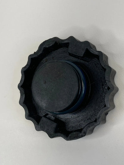 2008-2010 CHRYSLER TOWN & COUNTRY POWER STEERING FLUID RESERVOIR TANK COVER CAP