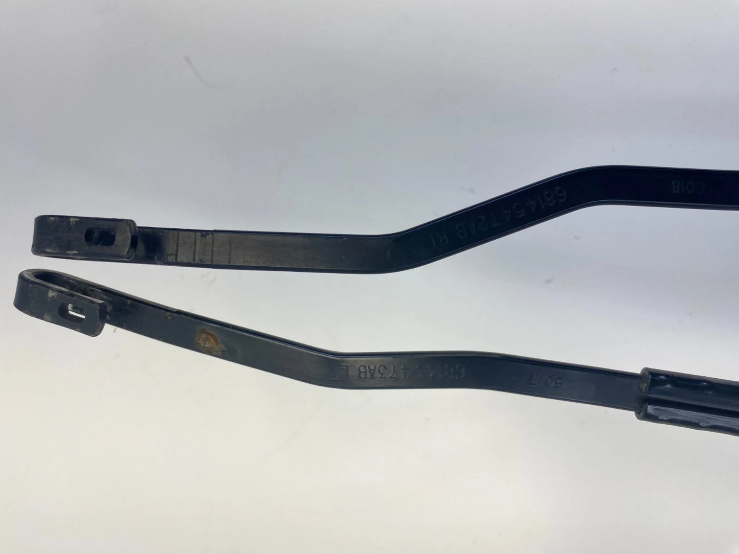 2015-2017 CHRYSLER 200 FRONT WINDSHIELD WIPER ARM LEFT & RIGHT 68145472AB OEM