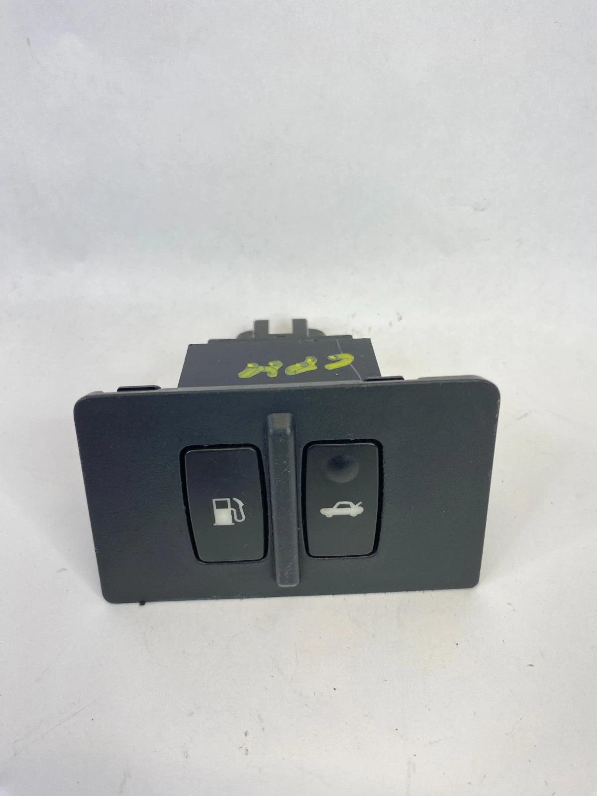 2007-2014 LEXUS IS250 OPENER TRUNK RELASE & FUEL DOOR CONTROL SWITCH ASSY OEM