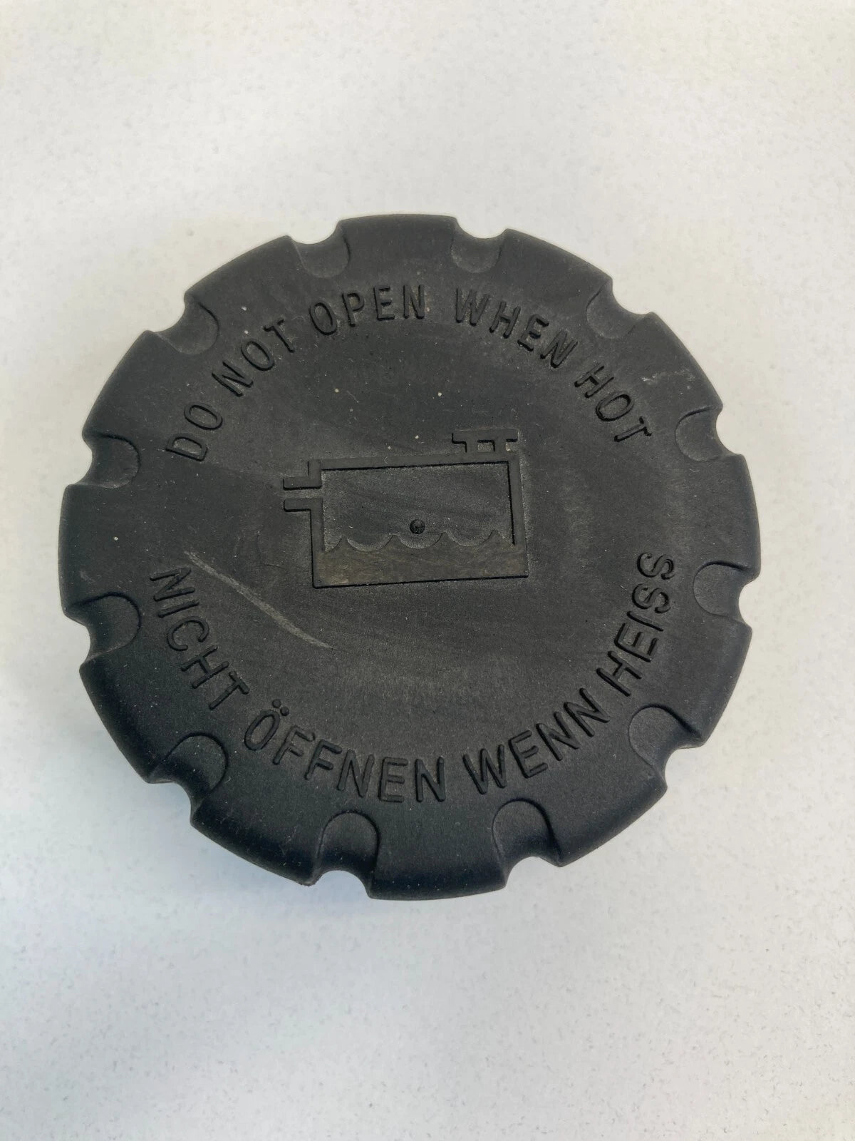 2003-2009 MERCEDES-BENZ E320 RADIATOR COOLANT EXPANSION RESEVOIR CAP COVER OEM