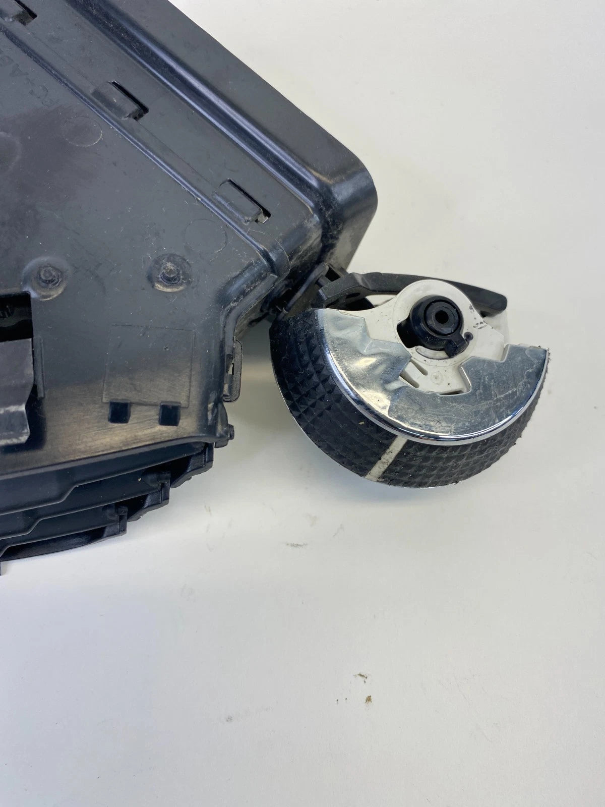 13-19 FORD ESCAPE DASH CENTER LEFT A/C AIR VENT OUTLET GRILLE DUCT CJ54-S014L21