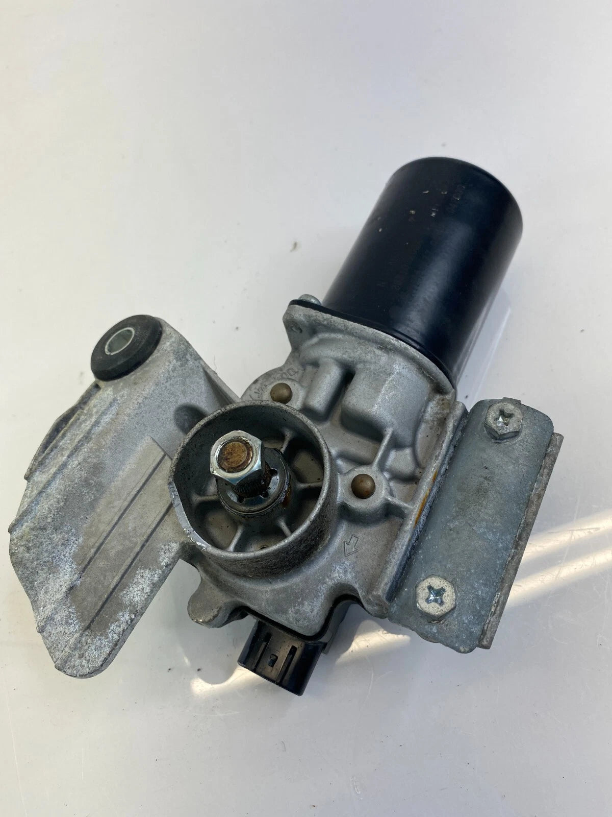 2007-2012 NISSAN ALTIMA SEDAN WINDSHIELD FRONT WIPER MOTOR ASSY OEM 28810JA00A