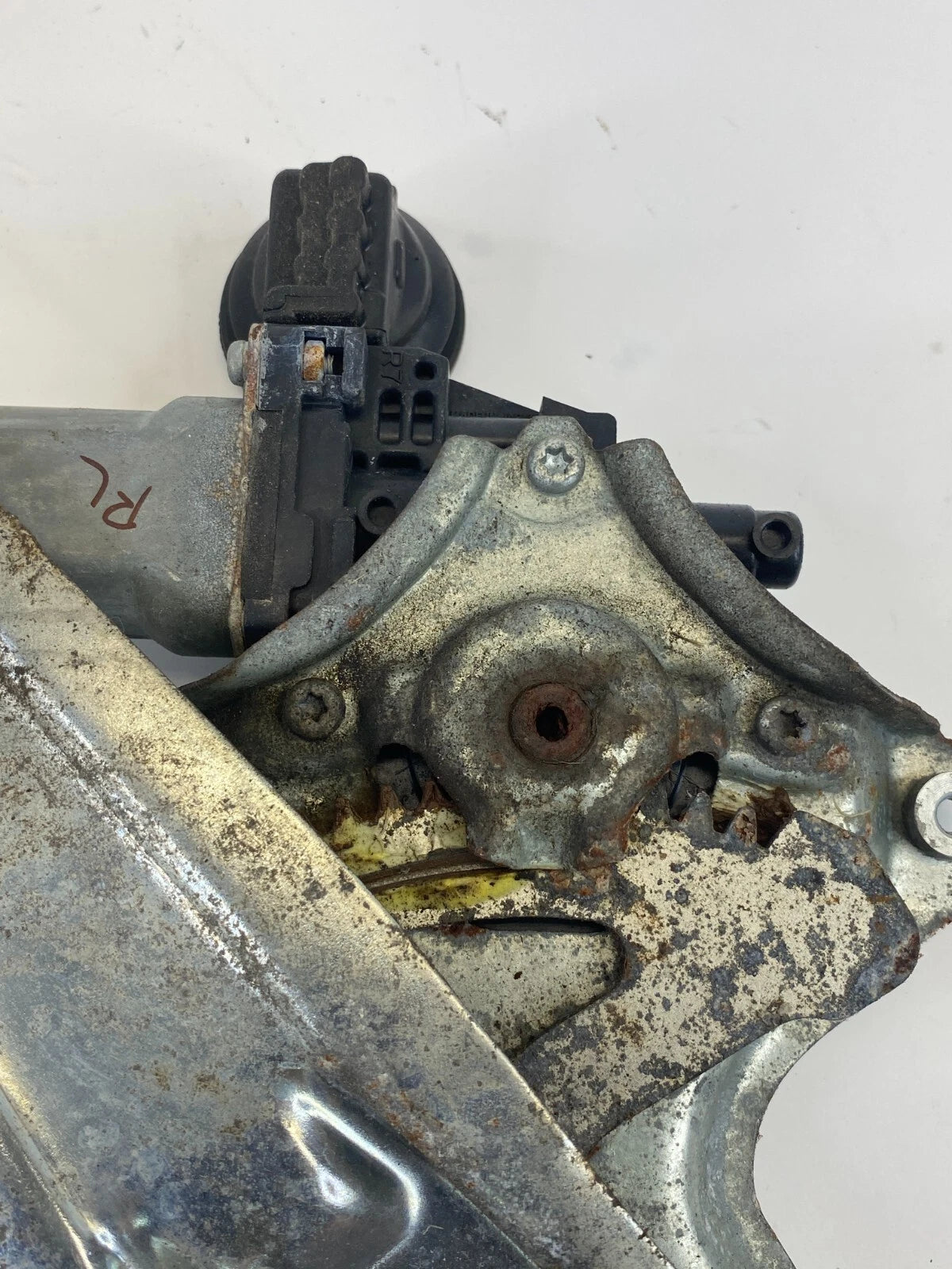 2006-2008 LEXUS IS250 IS350 REAR LEFT BACK DOOR POWER WINDOW MOTOR 85710-58010