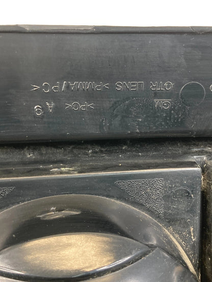 2002-2009 CHEVROLET TRAILBLAZER LEFT DRIVER TAIL LIGHT LAMP TAILLIGHT 15131578