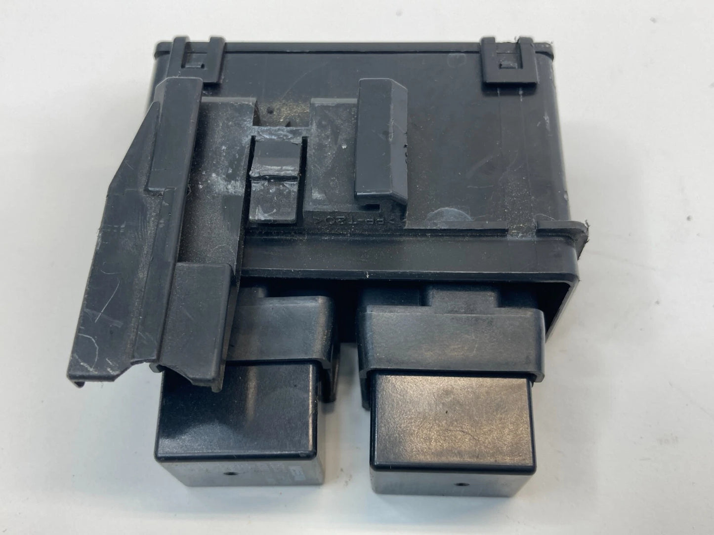 2012 12 INFINITI G37 SEDAN 3.7L A/T SMALL FUSE RELAY BOX FUSEBOX ACB83221 OEM