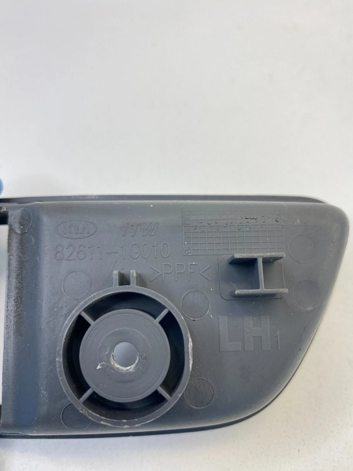 2009 2010 2011 KIA RIO5 REAR LEFT INNER DOOR HANDLE BEZEL 82611-1G010 OEM