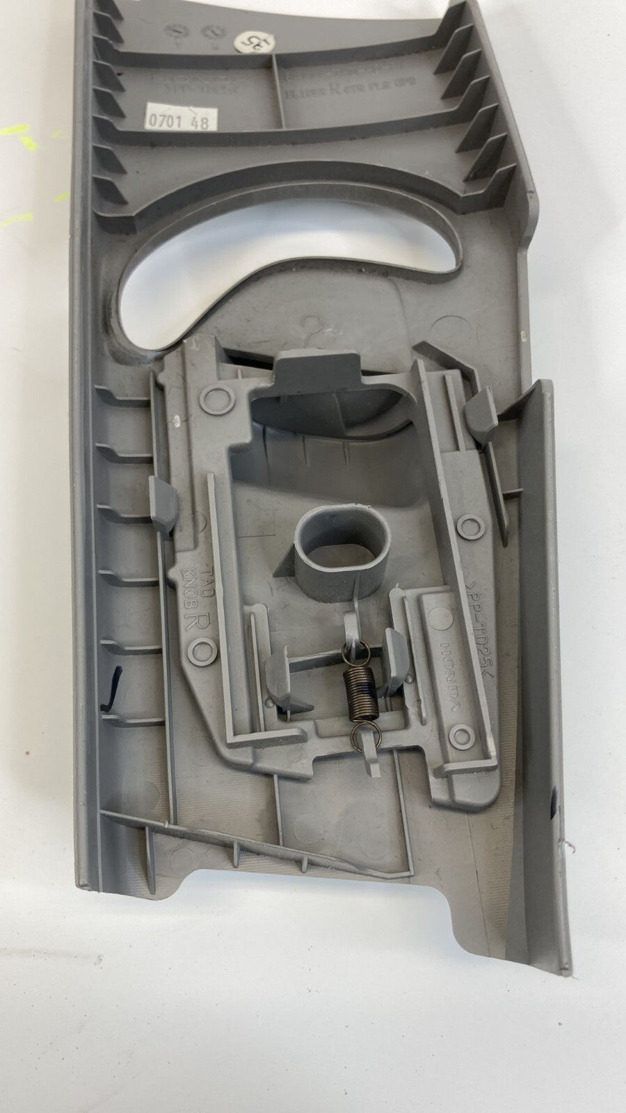 08-12 Honda Accord Sedan Front Right Seat Belt Adjuster Cover Trim 84111-TA0-A0