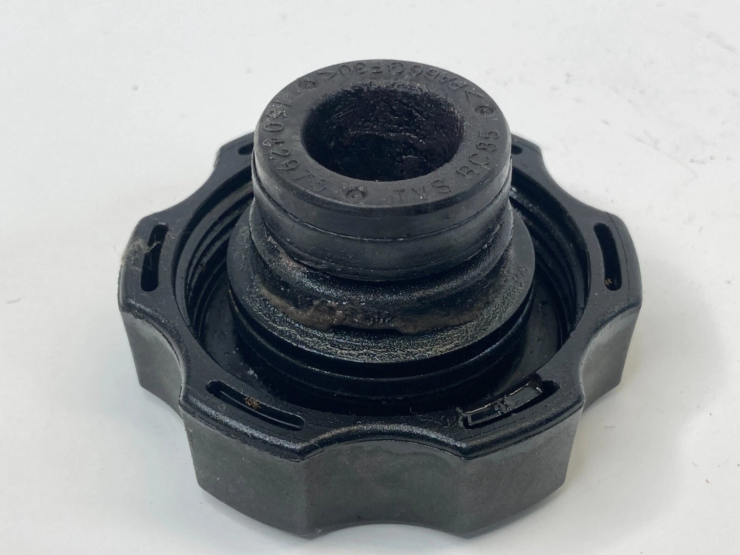 2009-2017 CHEVROLET TRAVERSE ENGINE RADIATOR COOLANT RESERVOIR TANK CAP 15042975