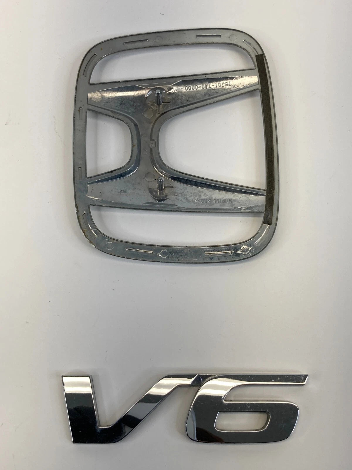 08-12 HONDA ACCORD SEDAN REAR TRUNK LID EMBLEM BADGE LOGO SYMBOL 75701-TA0-000