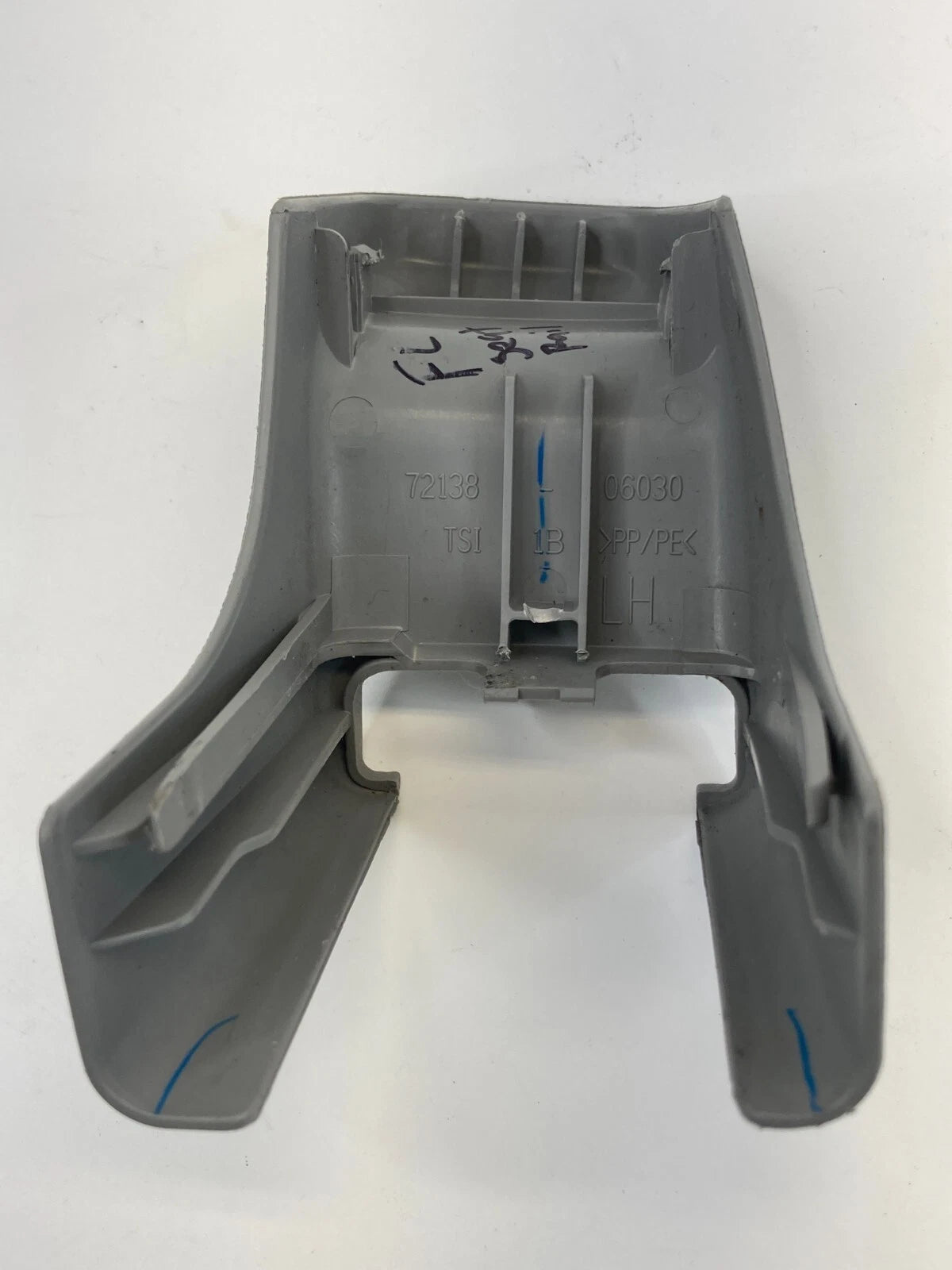 07-11 TOYOTA CAMRY FRONT LEFT SEAT RAIL TRACK END COVER TRIM 72138-06030 OEM