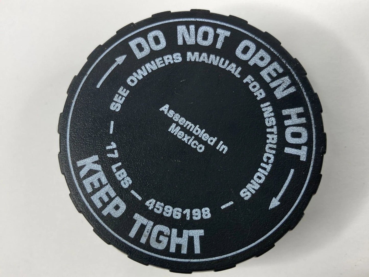 2006-2022 CHRYSLER 300 ENGINE RADIATOR COOLANT RESERVOIR TANK CAP LID