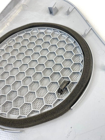 2000-2006 MERCEDES-BENZ S500 FRONT RIGHT DOOR SPEAKER GILLE COVER 2207270688