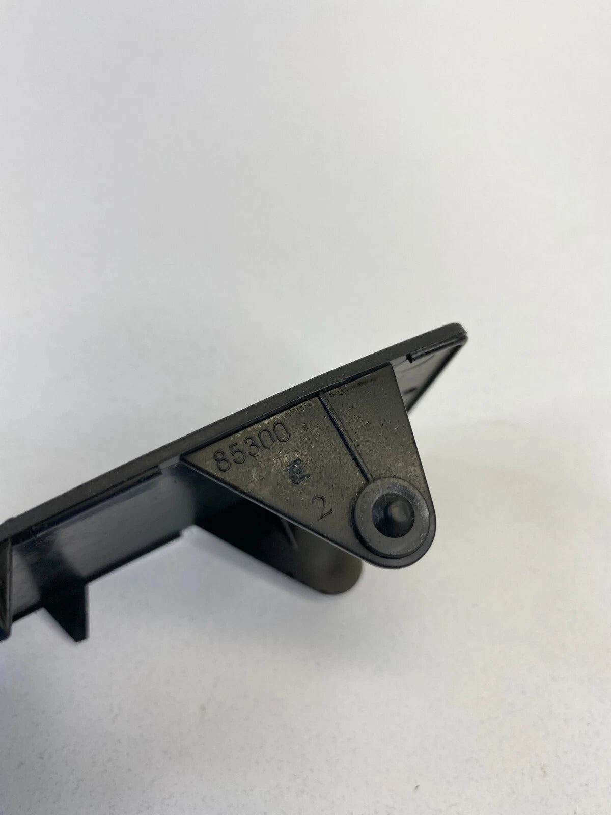 2011-2017 11-17 BUICK REGAL SEDAN REAR DECK CHILD SEAT LOWER ANCHOR COVER TRIM