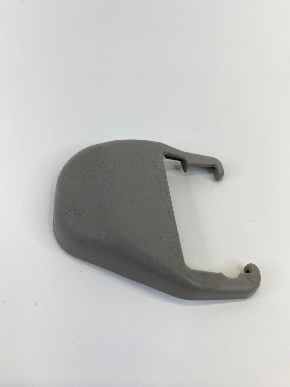 2002 2003 02 03 LEXUS ES300 FRONT RIGHT SEAT TRACK END COVER CAP TRIM OEM