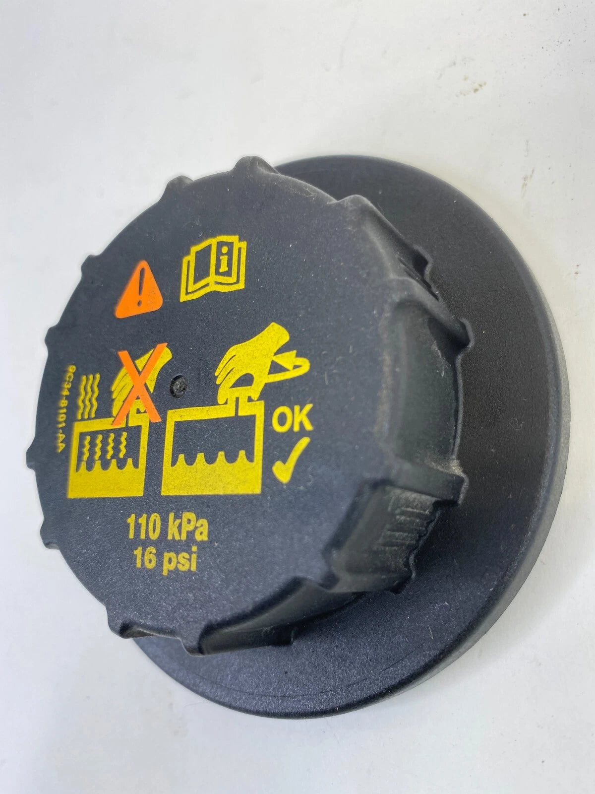 2006-2012 FORD FUSION RADIATOR COOLANT RESERVOIR TANK CAP 9C34-8101-AA OEM