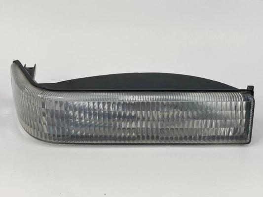 1997 1998 JEEP GRAND CHEROKEE FRONT RIGHT PARK SIGNAL MARKER LIGHT 56005098 OEM
