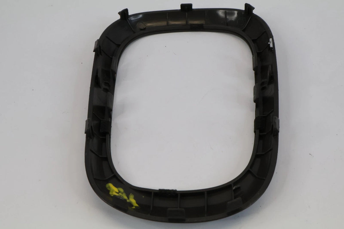 06-11 HYUNDAI ACCENT AUTOMATIC SHIFTER CONSOLE TRIM BEZEL SURROUND 84631-1E100