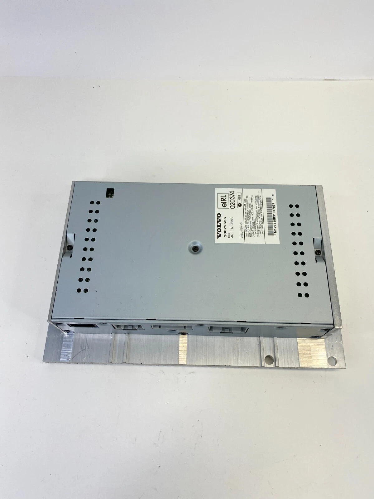 2004-2006 VOLVO S40 2.4i RADIO AUDIO AMPLIFIER POWER BOOSTER MODULE 30679536 OEM