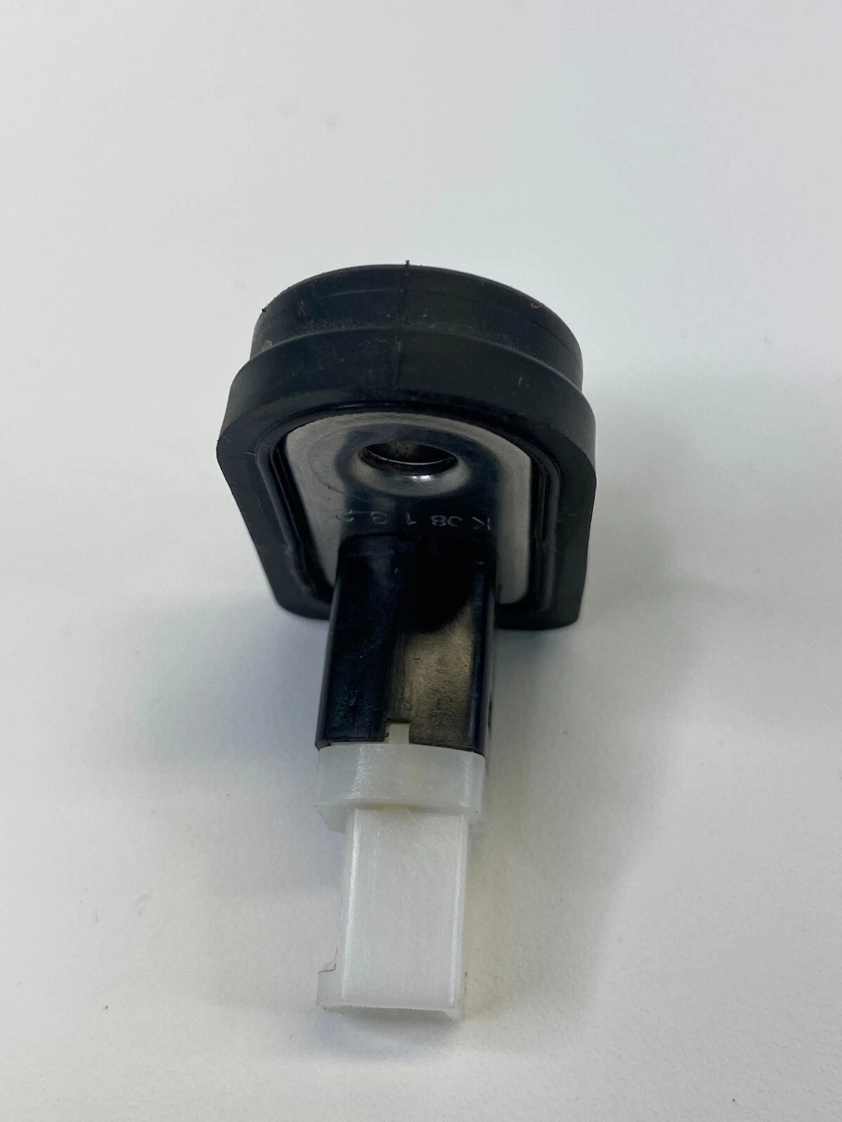 2015-2022 HYUNDAI ACCENT 13-17 VELOSTER DOOR LIGHT AJAR JAMB SWITCH SENSOR OEM
