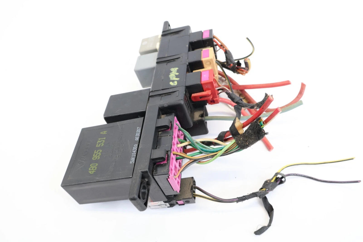 1998-2010 NEW BEETLE 2.5L AT DASH INTERIOR CABIN FUSE BOX PANEL OEM