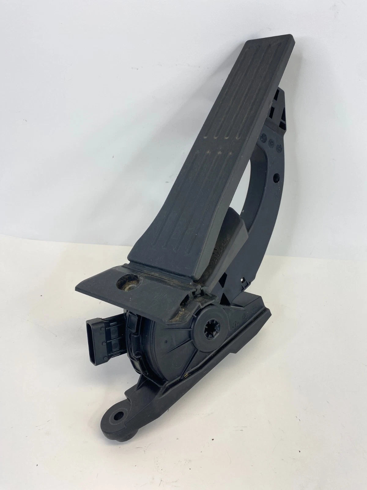 2015-2019 Hyundai Sonata 2.4L L4 DOHC 16V Gas Accelerator Pedal Sensor Assy OEM