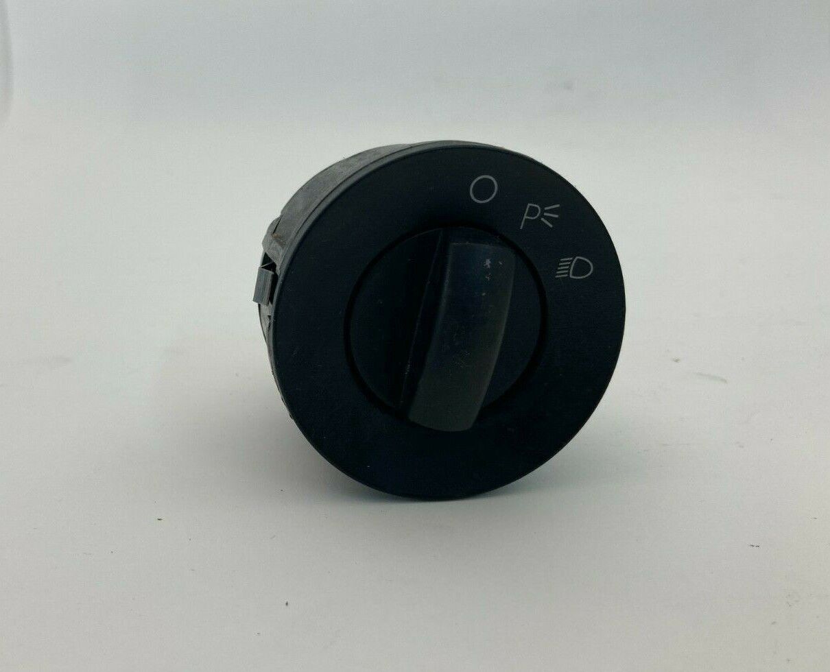 2008 2009 2010 2011 Ford Focus Sedan Headlight Control Switch 8S4T-13D061-AC OEM