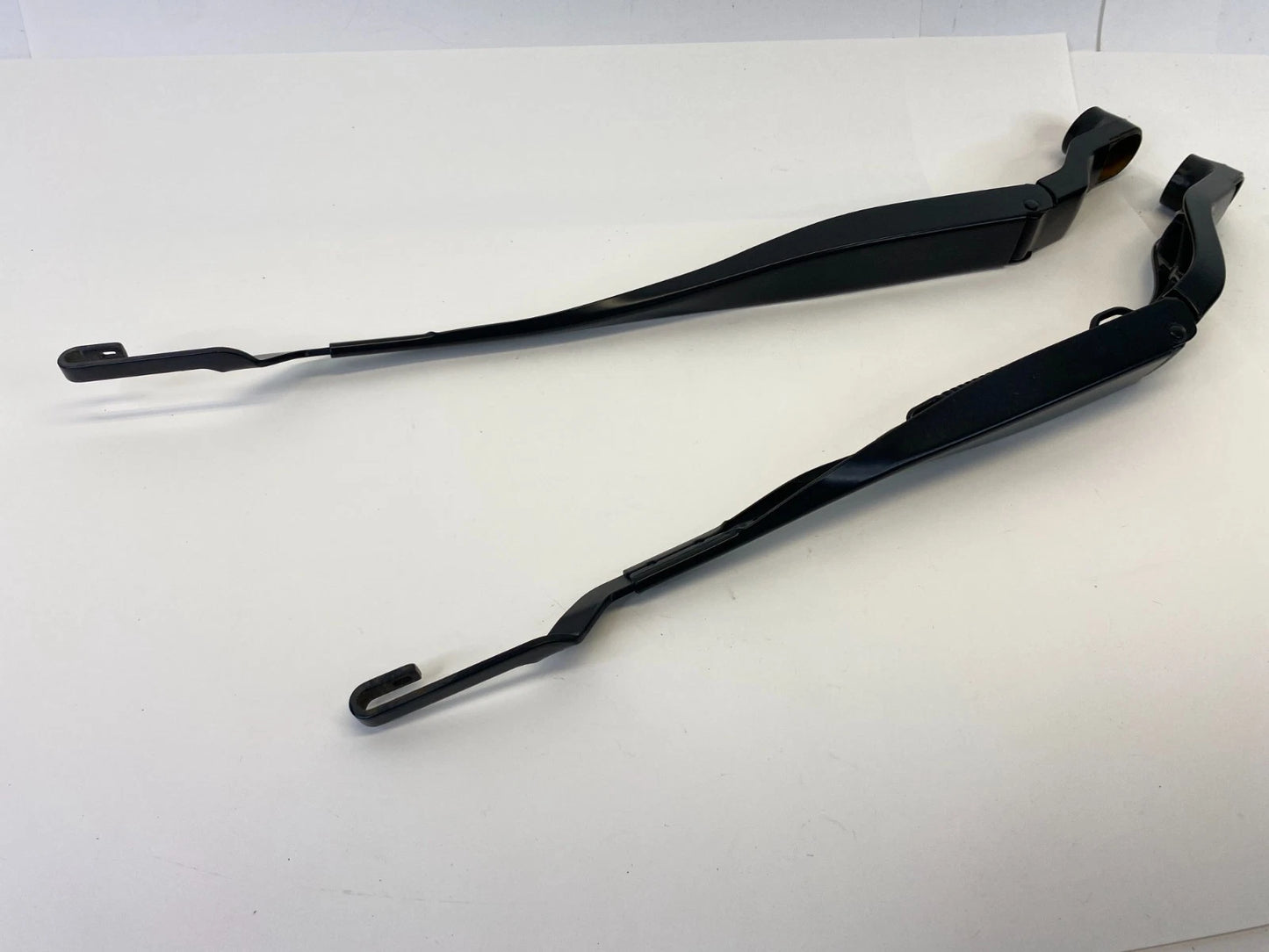 2013-2019 CADILLAC ATS FRONT RIGHT & LEFT WINDSHIELD WIPER ARM PAIR OEM