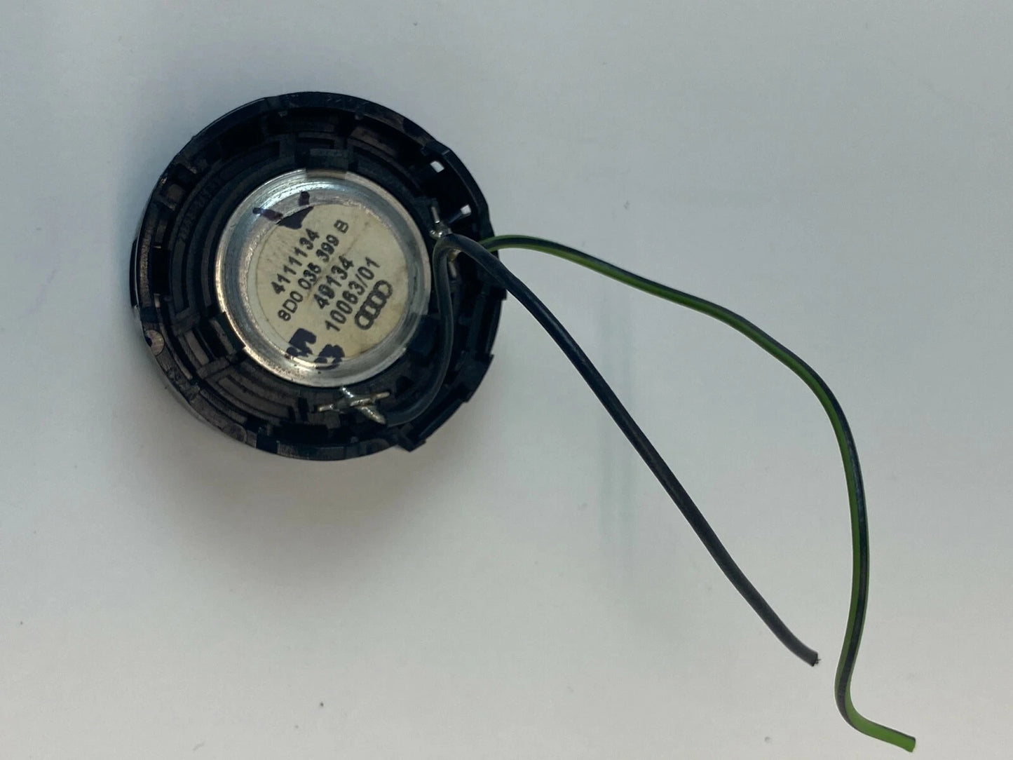 1996-2001 AUDI A4 SEDAN FRONT LEFT DOOR AUDIO TWEETER SPEAKER 8D0035399 OEM