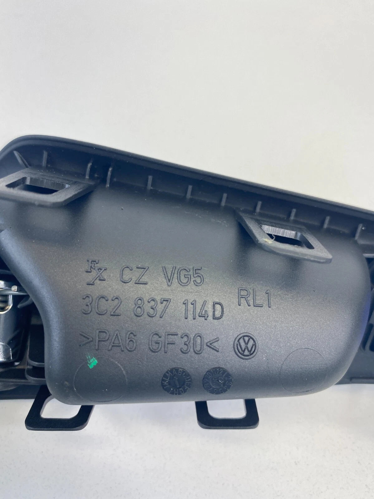 08-10 VOLKSWAGEN PASSAT FRONT RIGHT INNER DOOR HANDLE W/ LOCK SWITCH 3C2837114