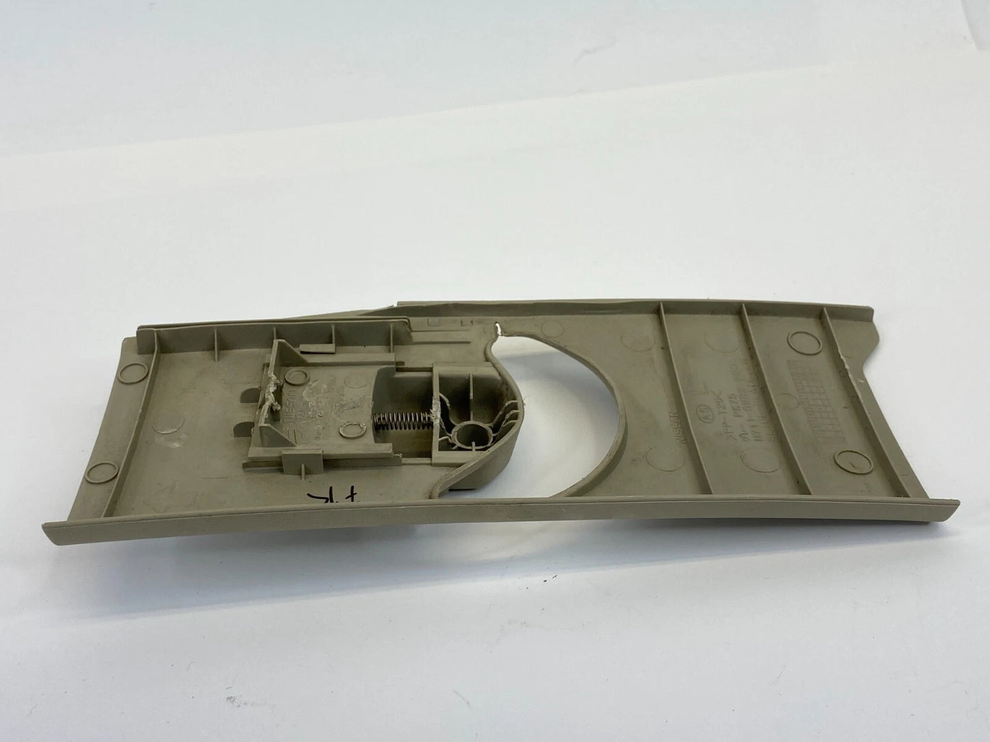 2007 2008 INFINITI G35 SEDAN FRONT LEFT PILLAR UPPER SEAT BELT ADJUSTER COVER