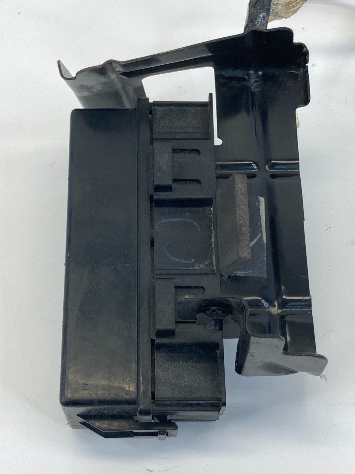 2011-2016 Ford F-250 SD F-350 SD Engine Compartment Relay Box 7C3T-14A206-AD