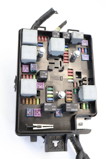 2012-2016 CHEVROLET SONIC FRONT ENGINE FUSE RELAY BOX COMPARTMENT 95383529