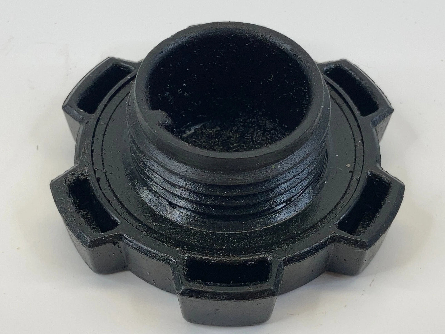 1998-2005 TOYOTA CELICA 00-08 TUNDRA 1.8L L4 ENGINE OIL FILLER FLUID CAP COVER