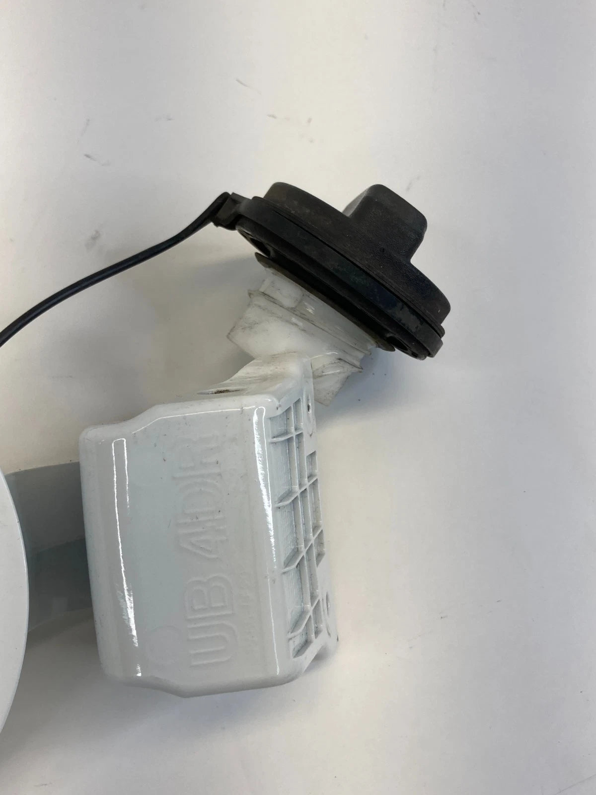 2012-2017 Kia Rio SEDAN Fuel Filler Tank Door Gas Lid Cover Assy 69510-1W000 OEM