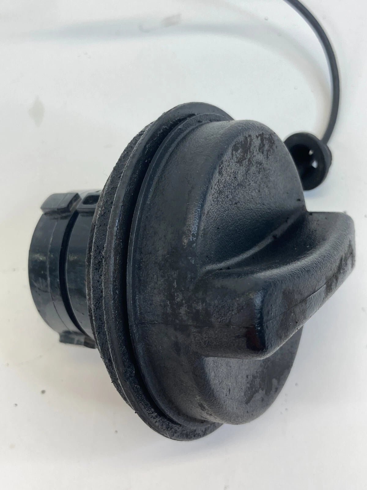 97-03 FORD F-150 97-99 F-250 4.6L 16V FUEL FILLER TANK GAS LID COVER CAP ASSY