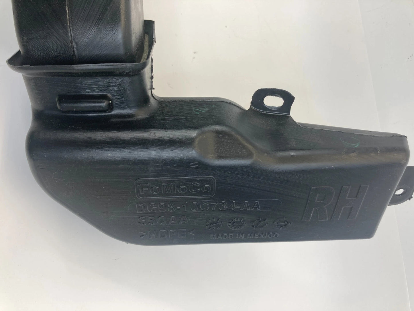 2013-2020 FORD FUSION RIGHT SIDE HYBRID BATTERY COOLING AIR DUCT DG98-10C732-AA