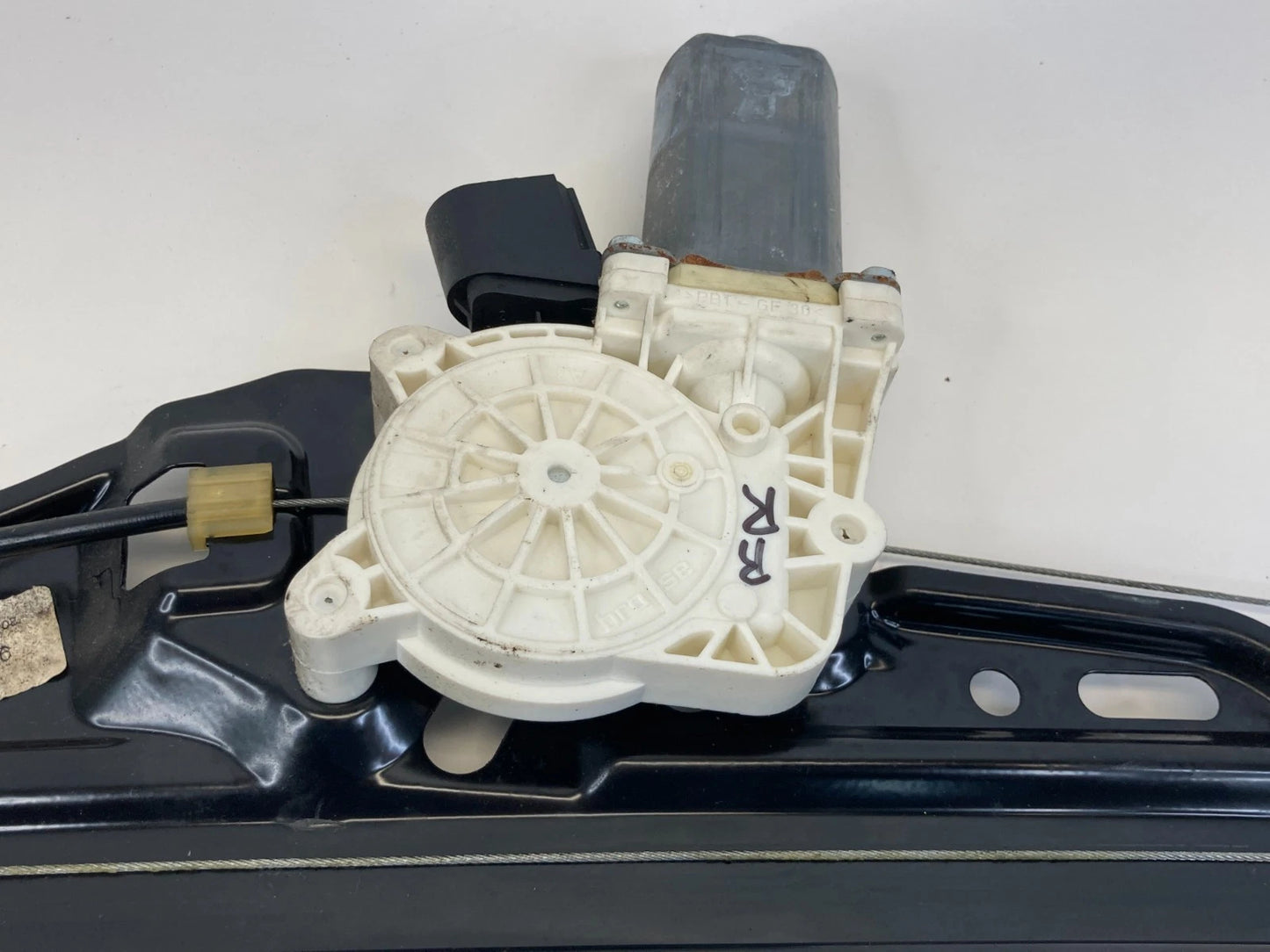 2009 2010 BMW 535I XDRIVE REAR RIGHT SIDE DOOR POWER WINDOW MOTOR W/ REGULATOR