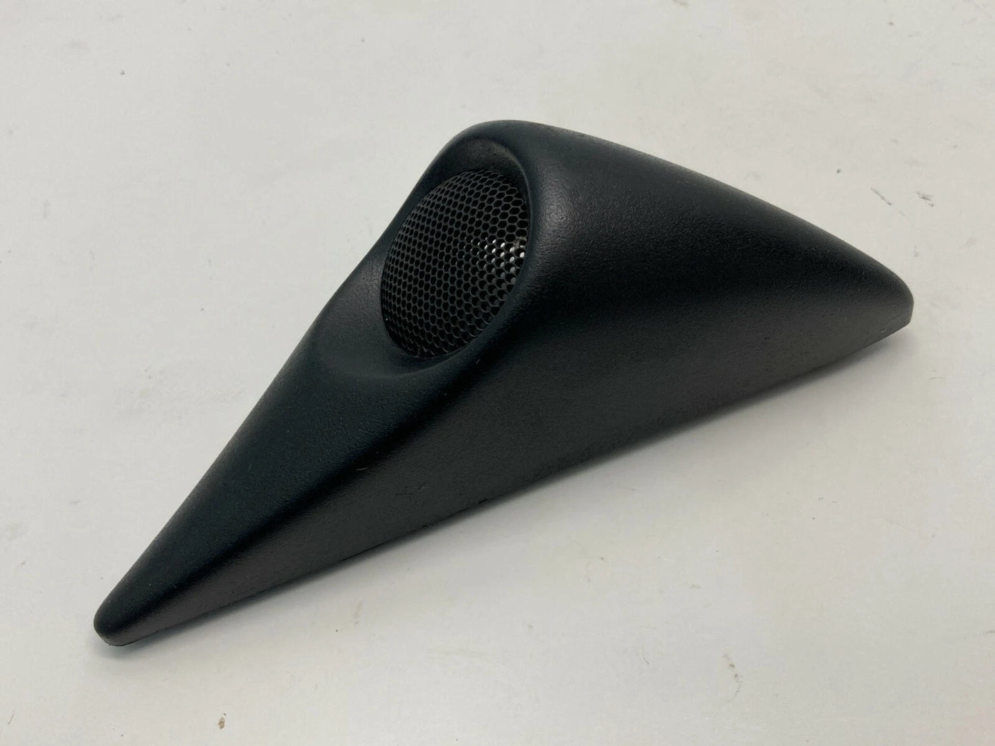 1997-2003 MITSUBISHI DIAMANTE FRONT RIGHT PASSENGER INNER TWEETER SPEAKER COVER